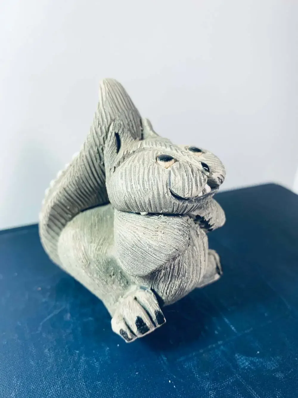Grey Squirrel Happy figure Artesania